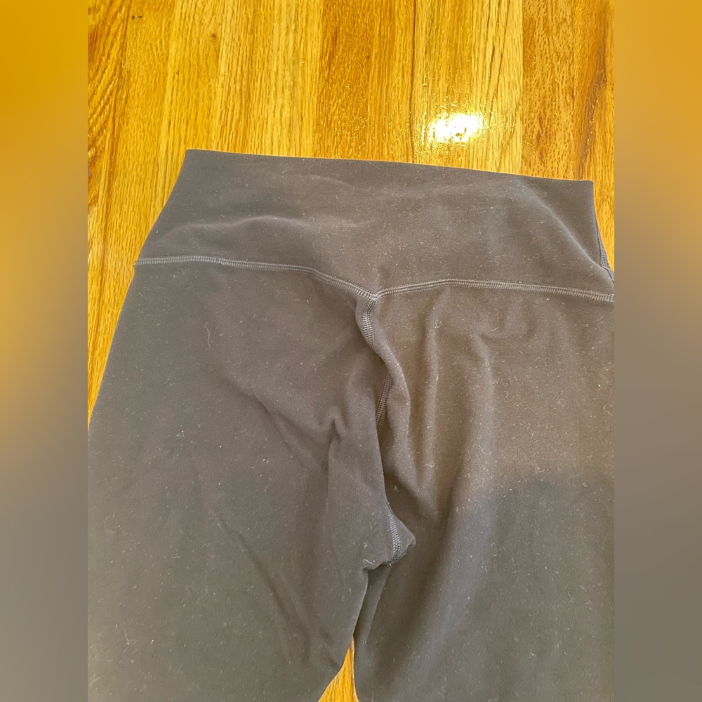 Alo Yoga - Alosoft High-Waist 7/8 Highlight Legging - Picture 9 of 11